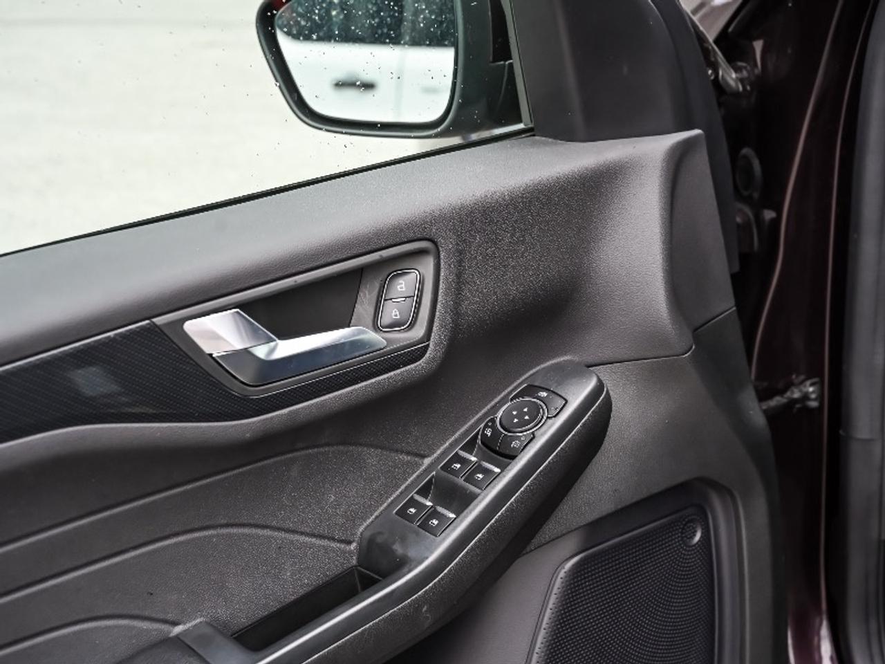 2023 Ford Escape ST-Line Select Photo