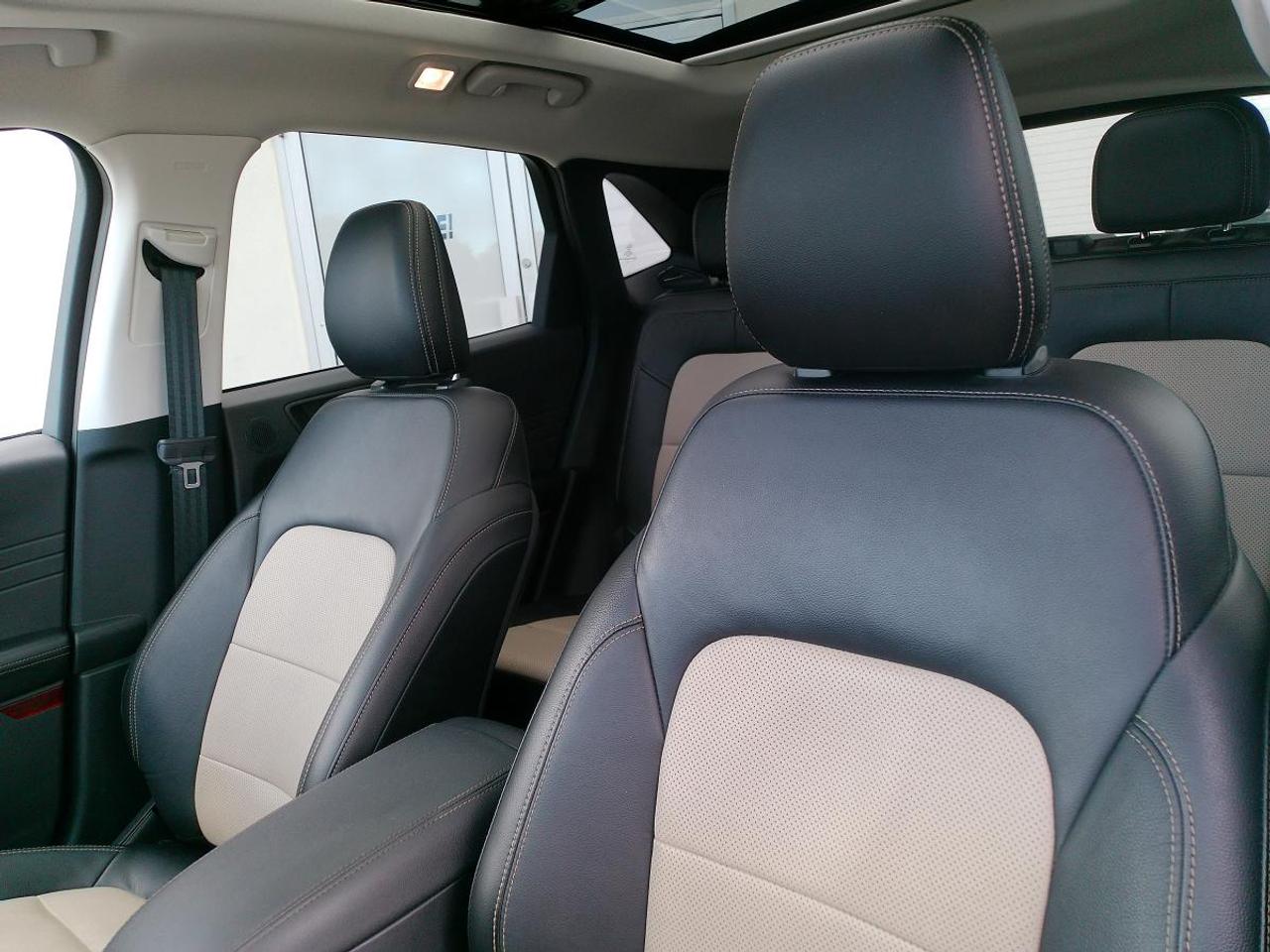 2021 Ford Escape Titanium AWD Photo