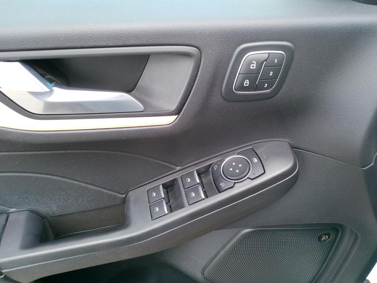 2021 Ford Escape Titanium AWD Photo