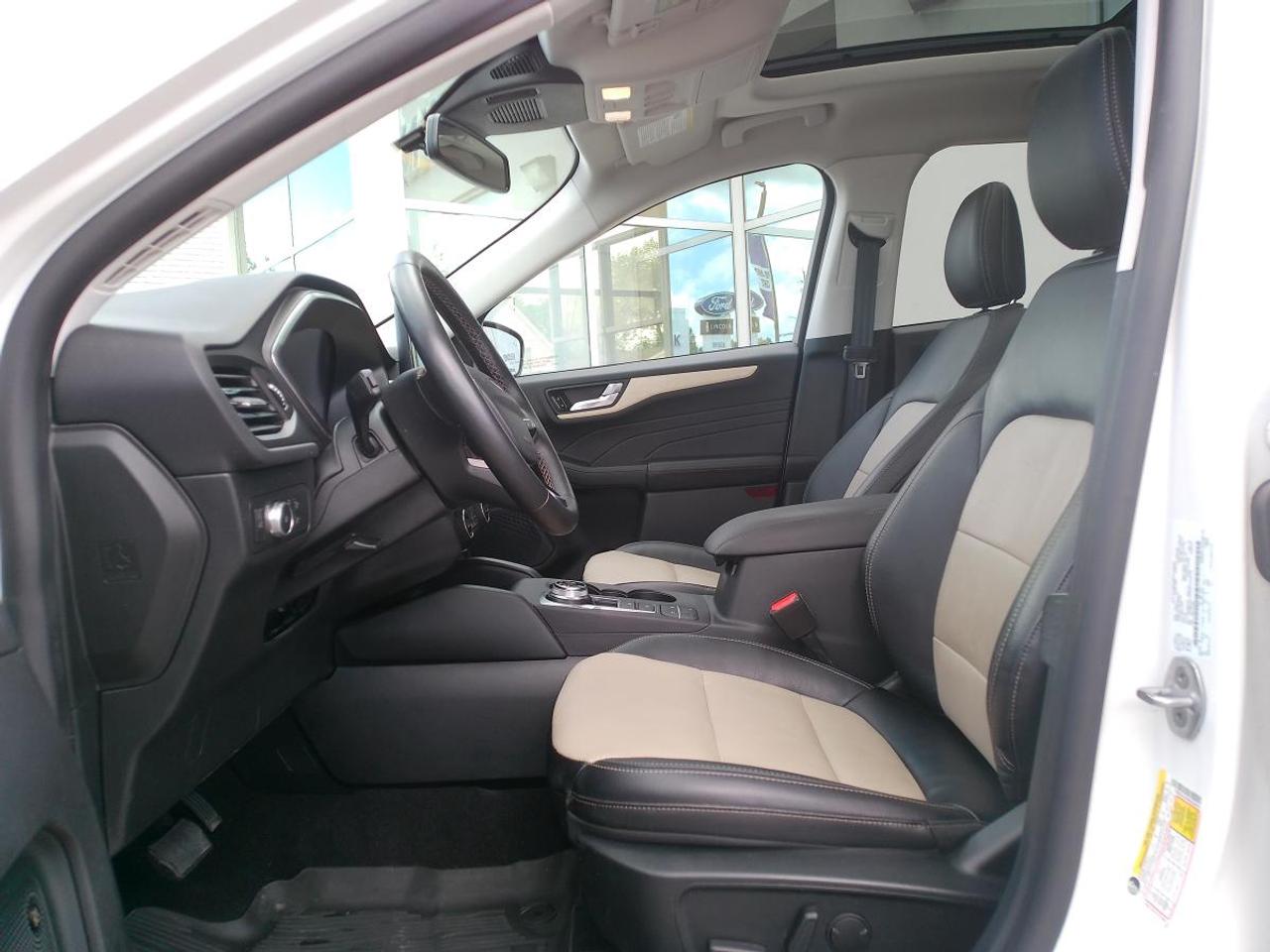 2021 Ford Escape Titanium AWD Photo