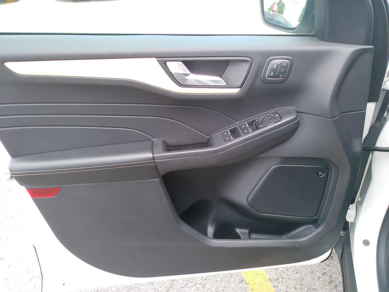 2021 Ford Escape Titanium AWD Photo