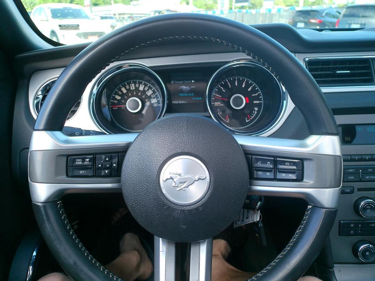 2014 Ford Mustang 2DR CONV V6 PREMIUM Photo