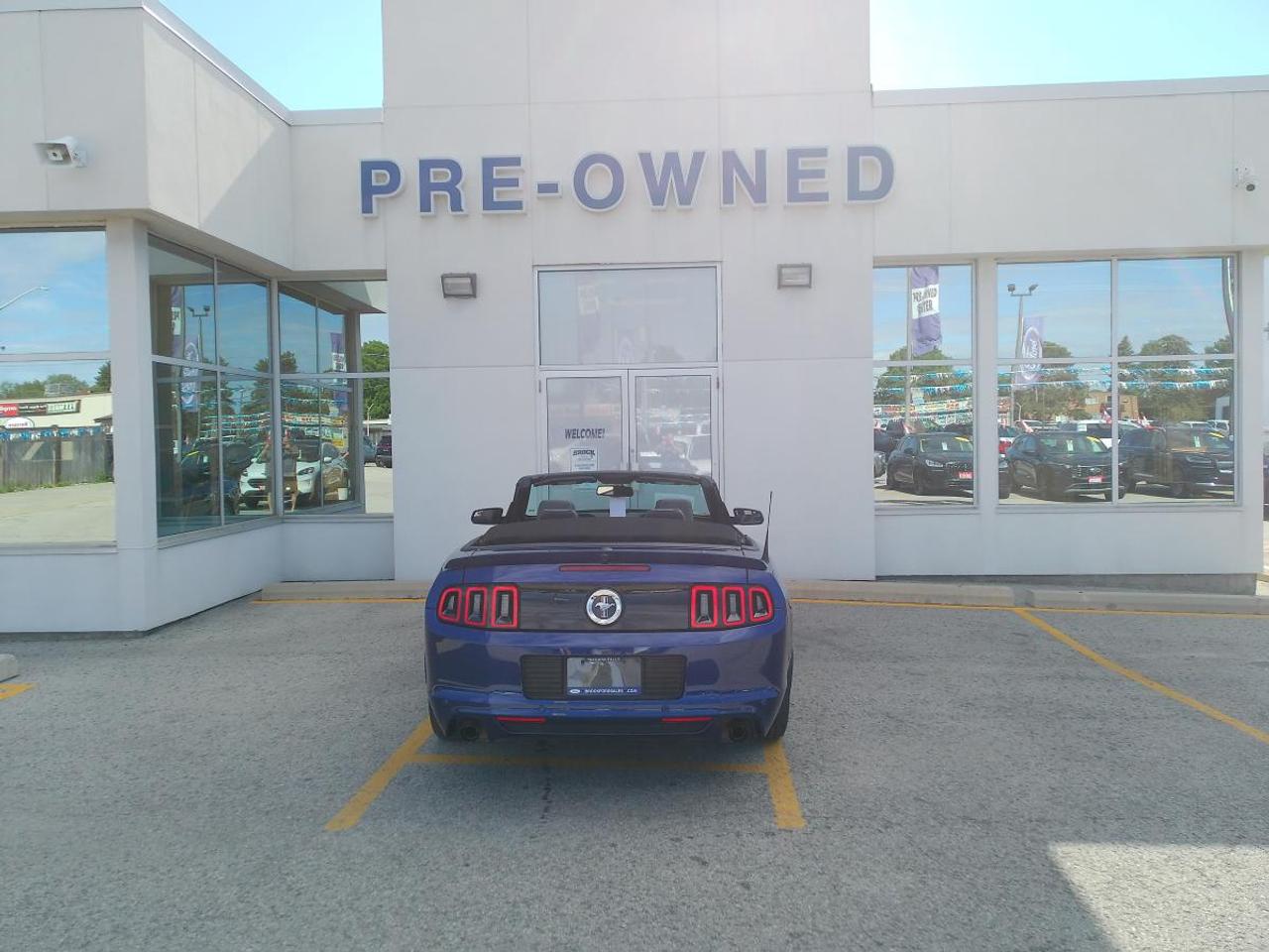 2014 Ford Mustang 2DR CONV V6 PREMIUM Photo