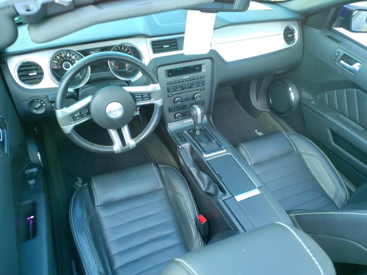 2014 Ford Mustang 2DR CONV V6 PREMIUM Photo