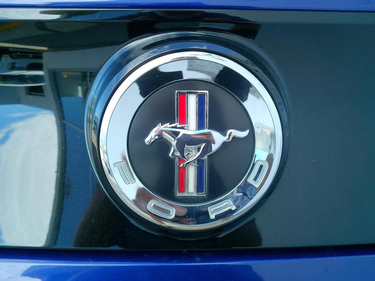 2014 Ford Mustang 2DR CONV V6 PREMIUM Photo
