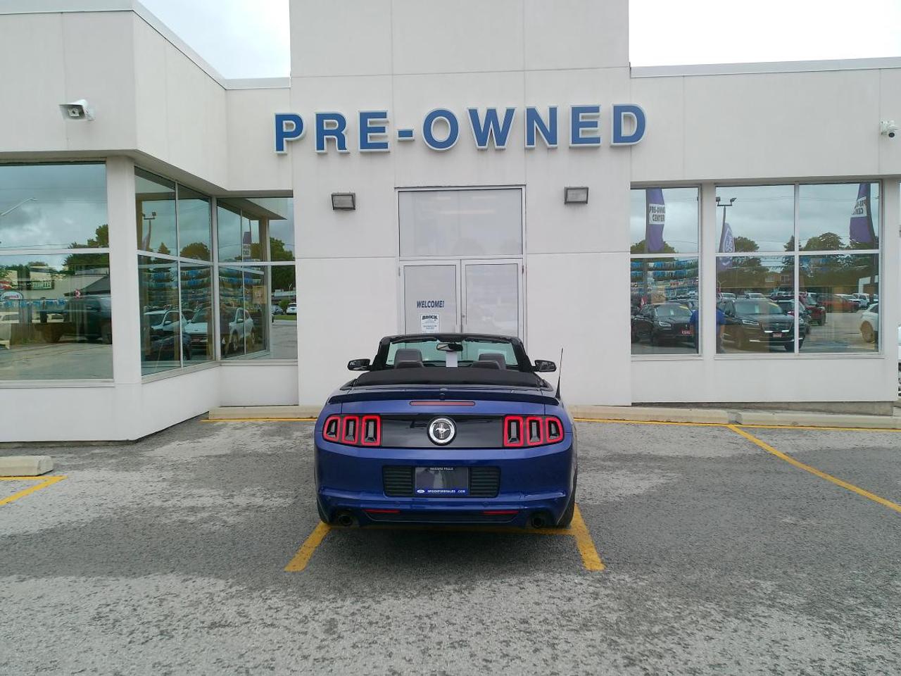 2014 Ford Mustang 2DR CONV V6 PREMIUM Photo