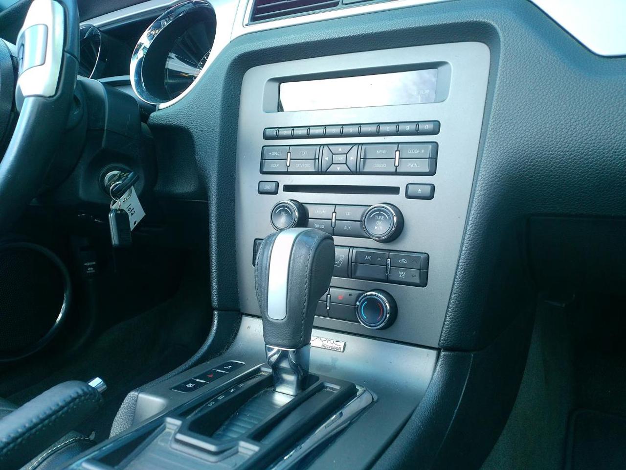 2014 Ford Mustang 2DR CONV V6 PREMIUM Photo