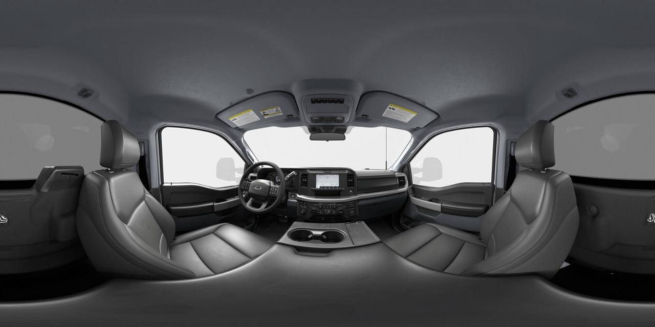 2026 Ford Super Duty F-600 DRW XLT Photo