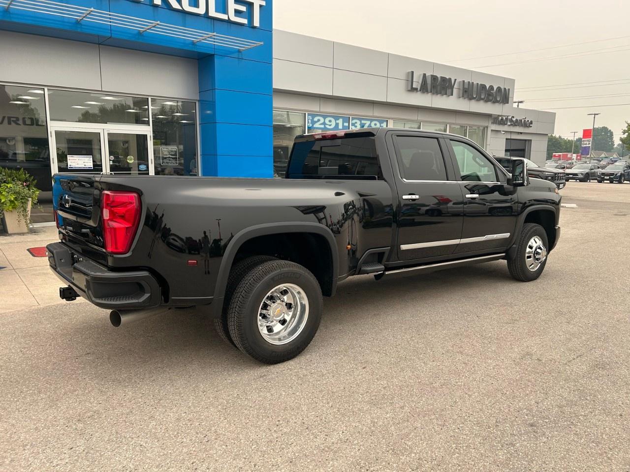 2026 Chevrolet Silverado 3500HD 4WD Crew Cab Long Box High Country Photo