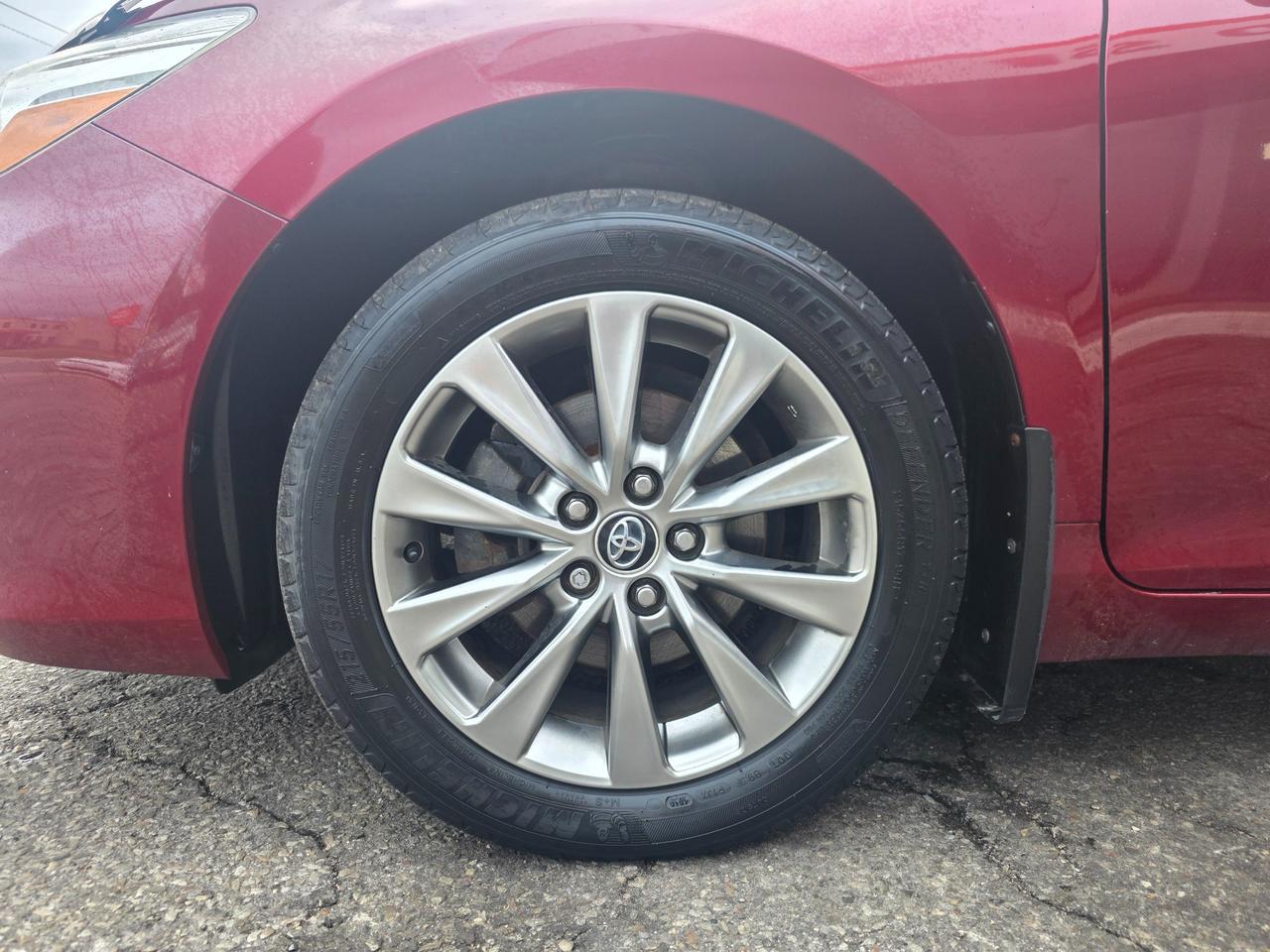 2015 Toyota Camry HYBRID XLE HYBRID | Accident Free | Leather | Sunroof | JBL | NAVI Photo