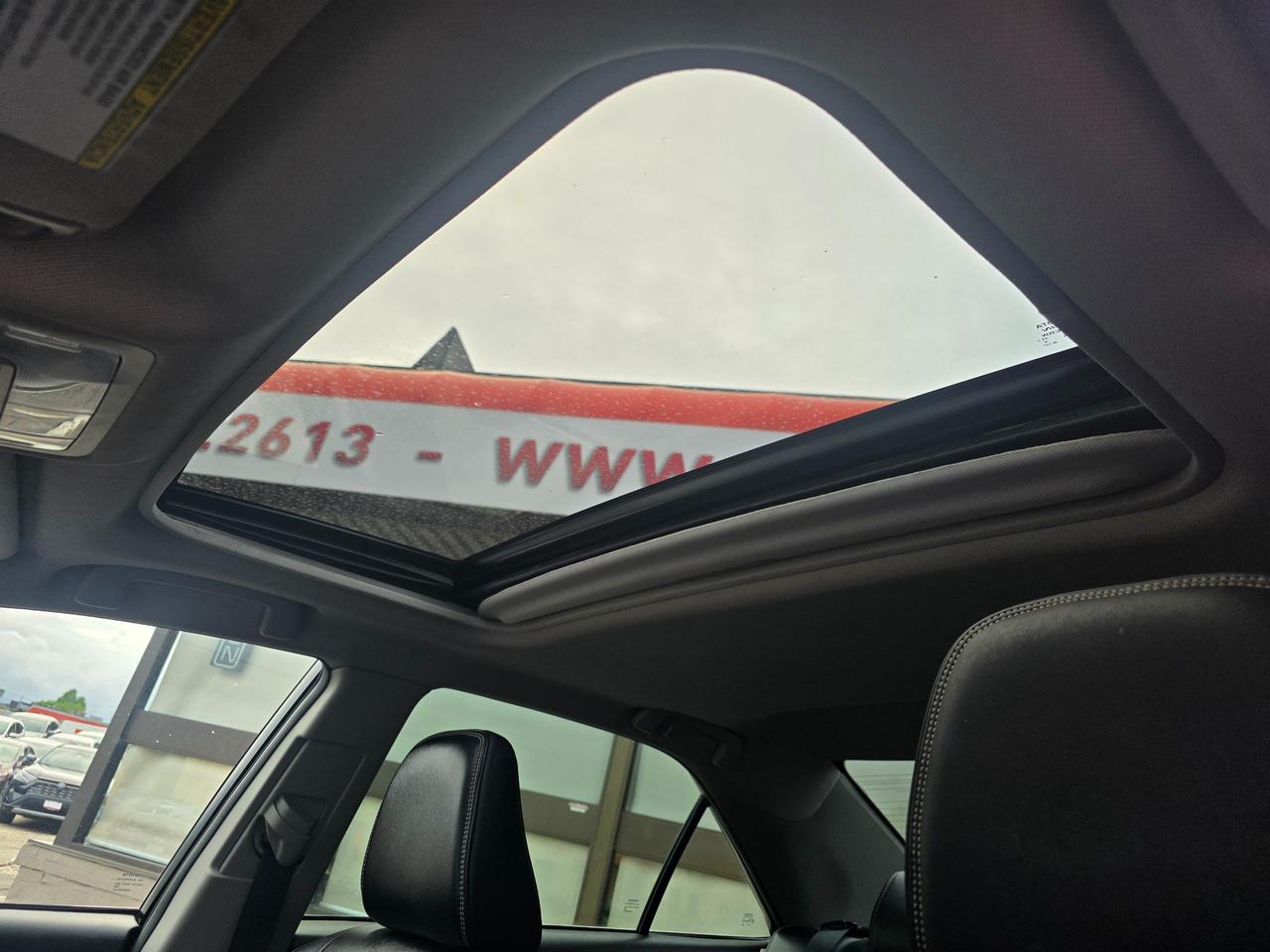 2015 Toyota Camry HYBRID XLE HYBRID | Accident Free | Leather | Sunroof | JBL | NAVI Photo