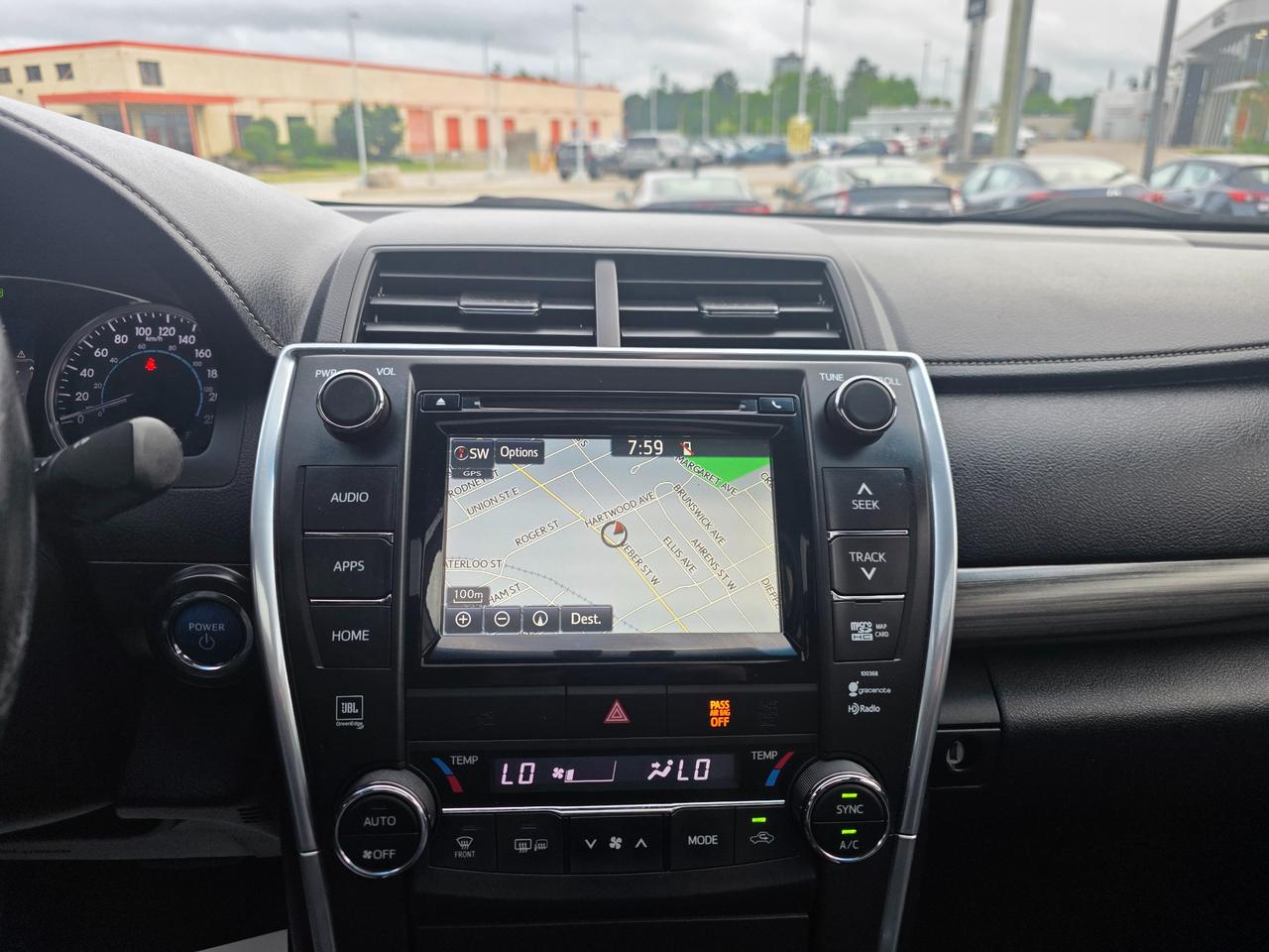 2015 Toyota Camry HYBRID XLE HYBRID | Accident Free | Leather | Sunroof | JBL | NAVI Photo