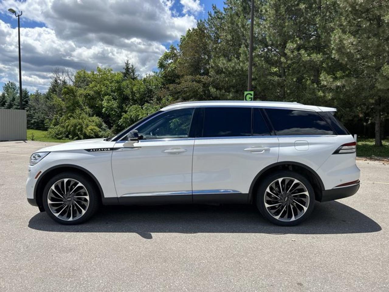 2023 Lincoln Aviator Reserve AWD | No Accidents | 360 Camera | Ventilated Seats Photo