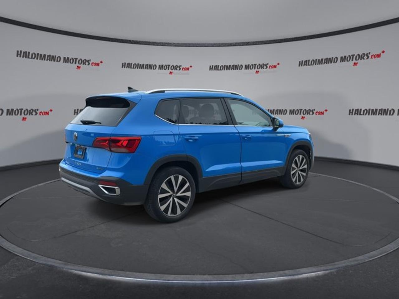 2023 Volkswagen Taos Comfortline 4WD | No Accidents | Leather Seats | Heated Steering Photo