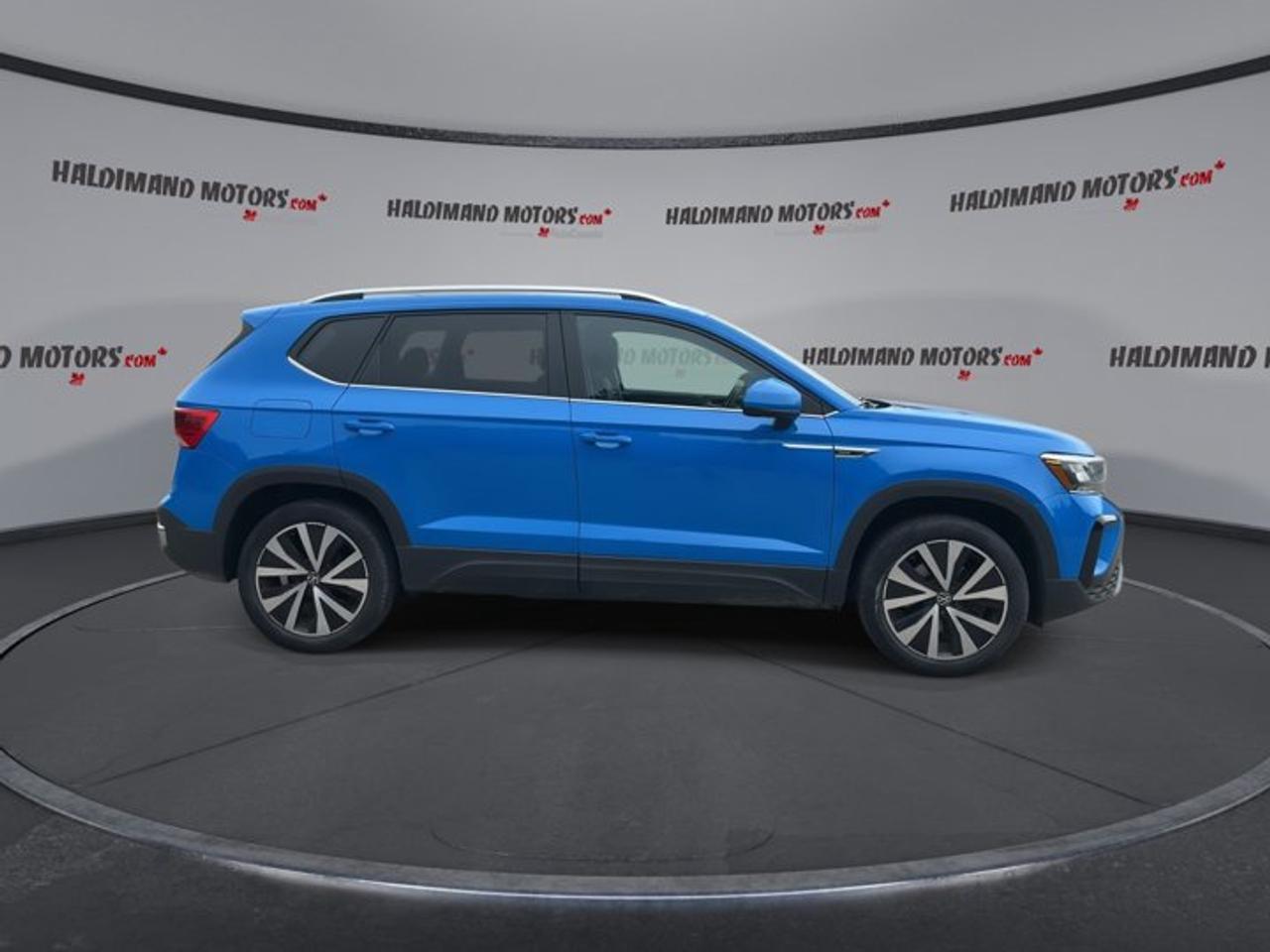 2023 Volkswagen Taos Comfortline 4WD | No Accidents | Leather Seats | Heated Steering Photo