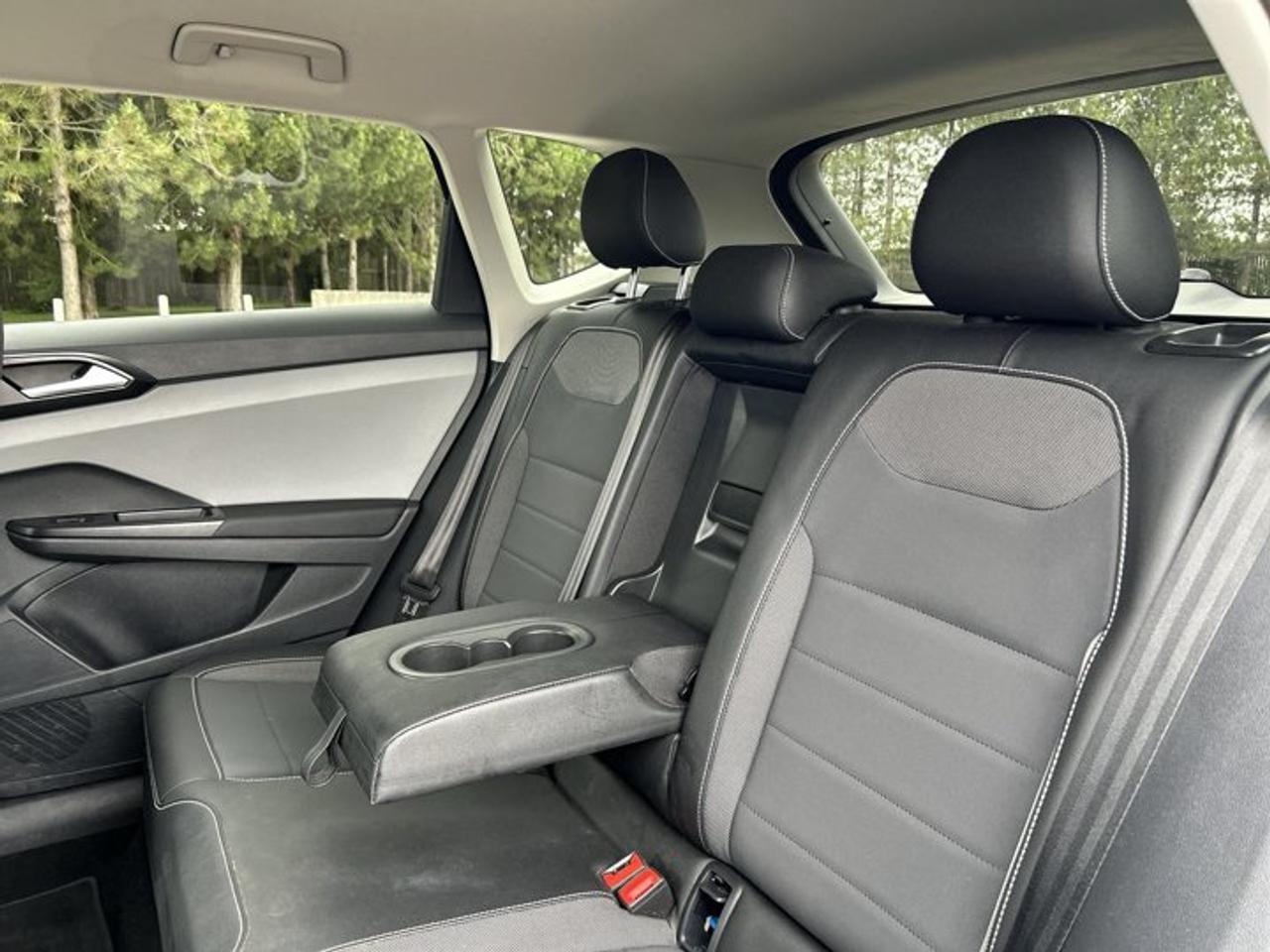 2023 Volkswagen Taos Comfortline 4WD | No Accidents | Leather Seats | Heated Steering Photo