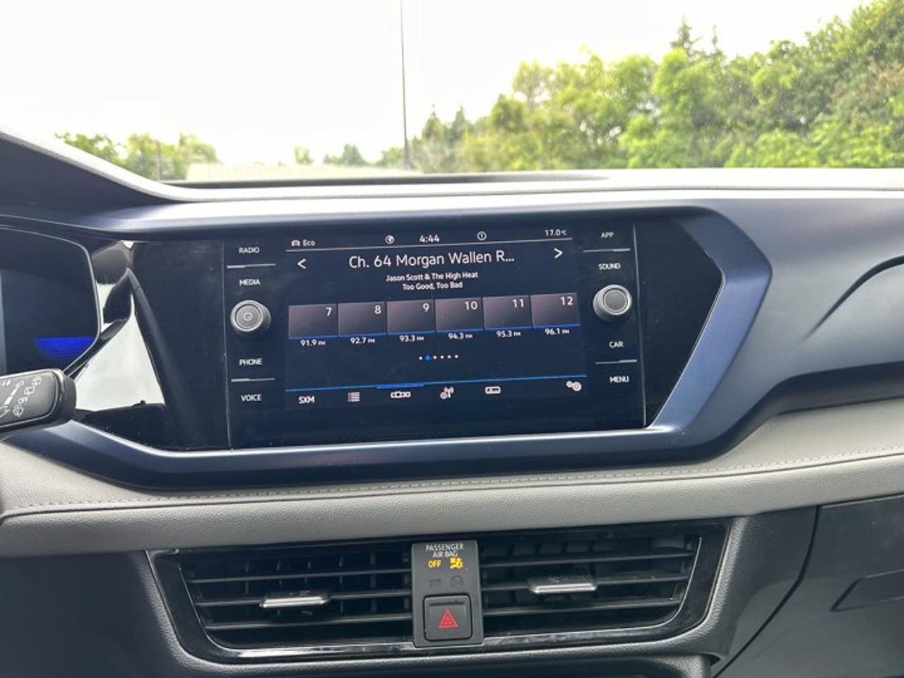 2023 Volkswagen Taos Comfortline 4WD | No Accidents | Leather Seats | Heated Steering Photo