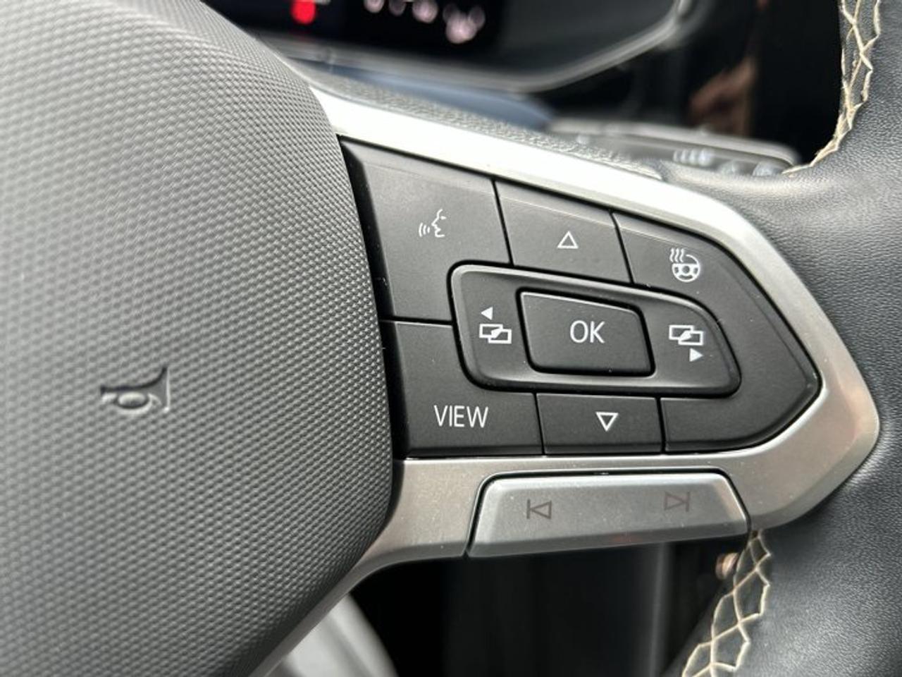 2023 Volkswagen Taos Comfortline 4WD | No Accidents | Leather Seats | Heated Steering Photo