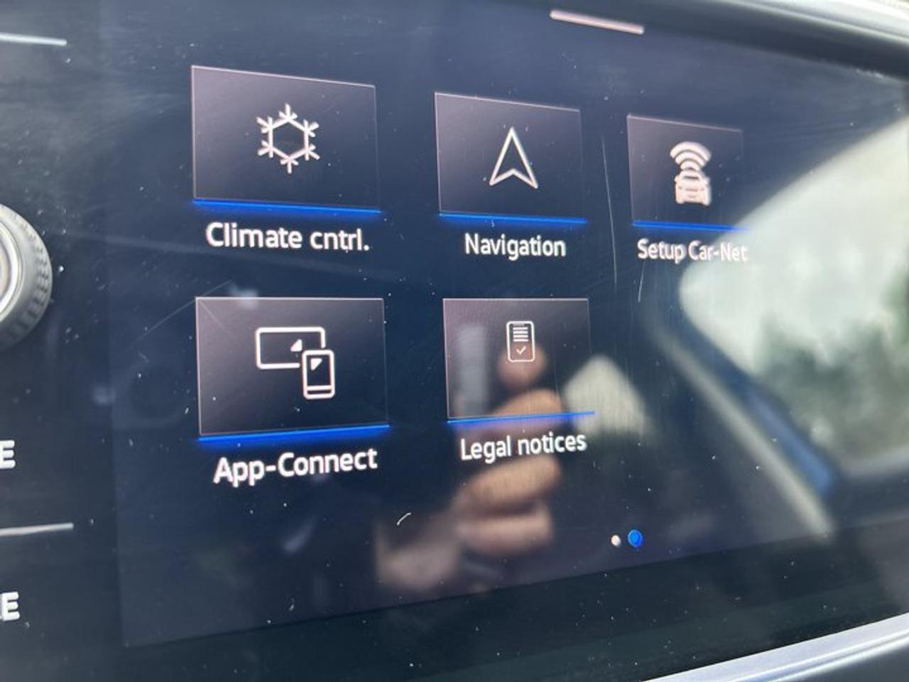 2023 Volkswagen Taos Comfortline 4WD | No Accidents | Leather Seats | Heated Steering Photo
