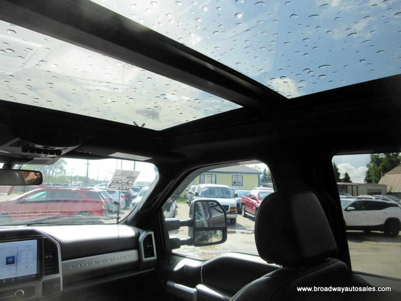 2022 Ford F-250 3/4 TON LIMITED-EDITION 5 PASSENGER 6.7L - POWER-STROKE.. 4X4.. CREW-CAB.. 6.6-FOOT-BOX.. NAVIGATION.. SUNROOF.. LEATHER.. HEATED SEATS & WHEEL.. Photo