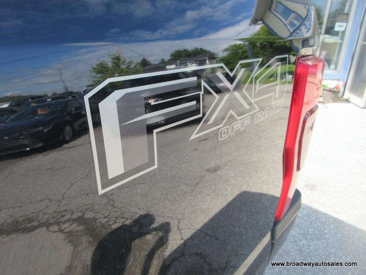 2022 Ford F-250 3/4 TON LIMITED-EDITION 5 PASSENGER 6.7L - POWER-STROKE.. 4X4.. CREW-CAB.. 6.6-FOOT-BOX.. NAVIGATION.. SUNROOF.. LEATHER.. HEATED SEATS & WHEEL.. Photo
