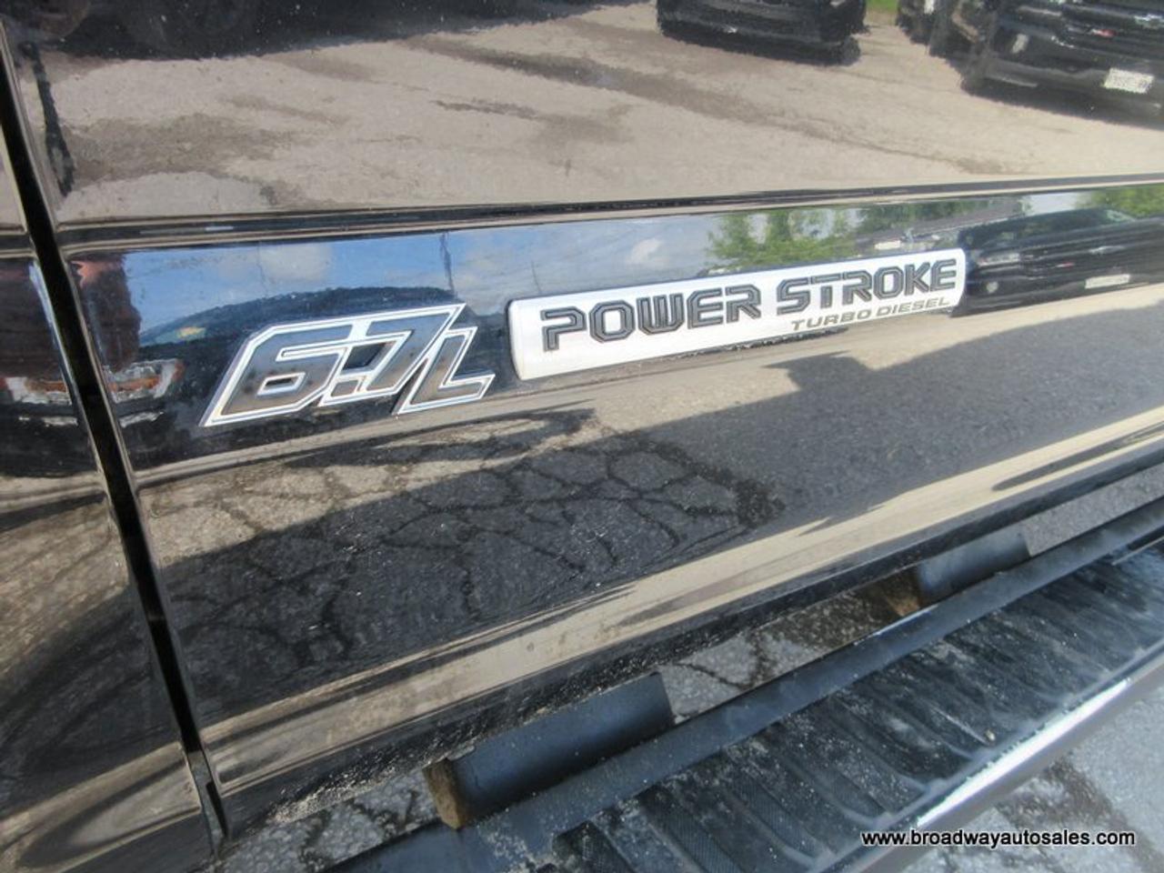 2022 Ford F-250 3/4 TON LIMITED-EDITION 5 PASSENGER 6.7L - POWER-STROKE.. 4X4.. CREW-CAB.. 6.6-FOOT-BOX.. NAVIGATION.. SUNROOF.. LEATHER.. HEATED SEATS & WHEEL.. Photo