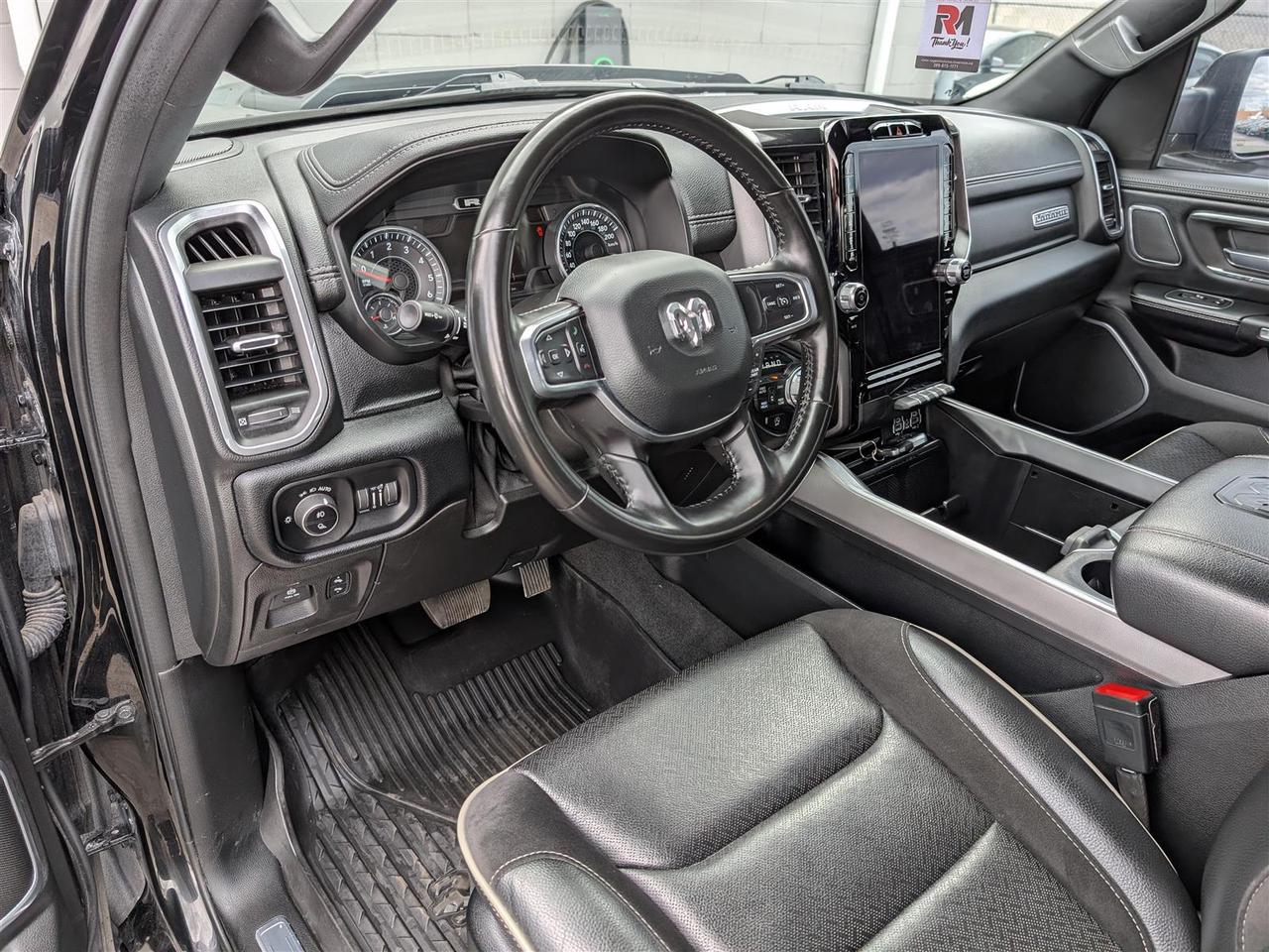 2022 RAM 1500 LARAMIE 4X4 - NAVI - CREW CAB - TECH FEATS Photo