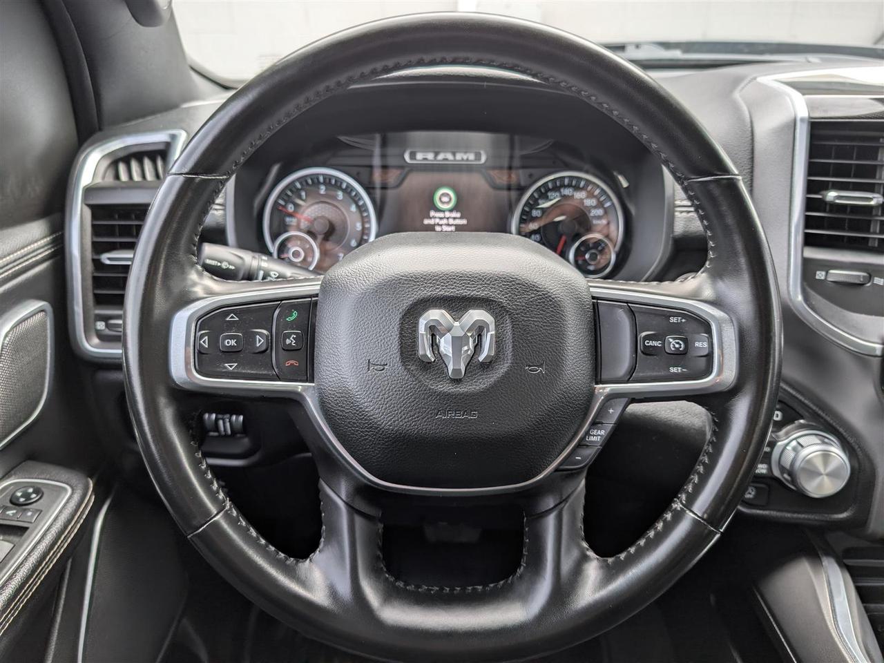 2022 RAM 1500 LARAMIE 4X4 - NAVI - CREW CAB - TECH FEATS Photo