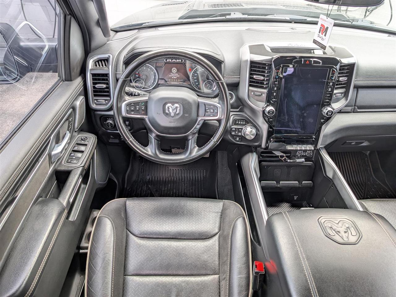 2022 RAM 1500 LARAMIE 4X4 - NAVI - CREW CAB - TECH FEATS Photo