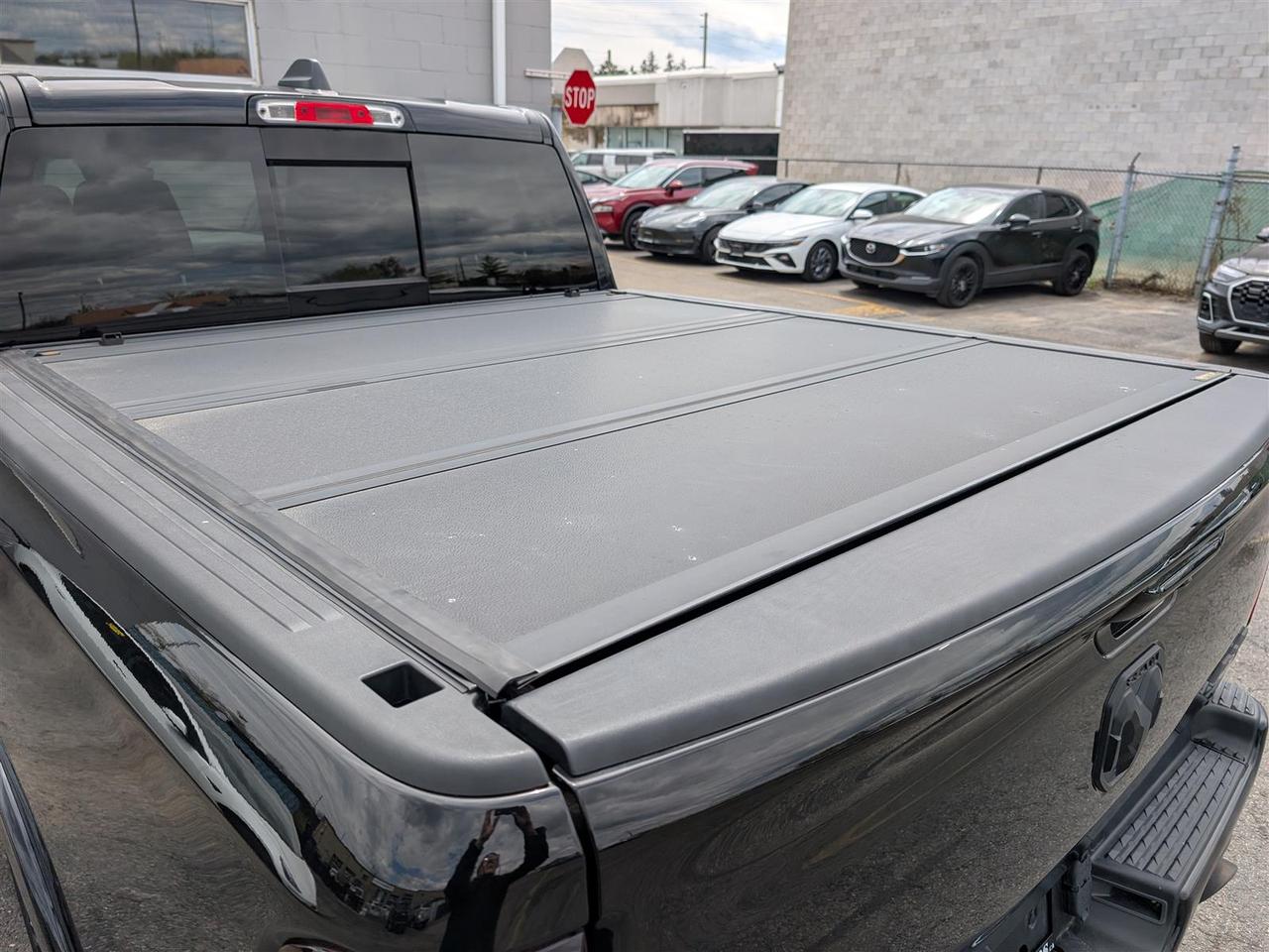 2022 RAM 1500 LARAMIE 4X4 - NAVI - CREW CAB - TECH FEATS Photo