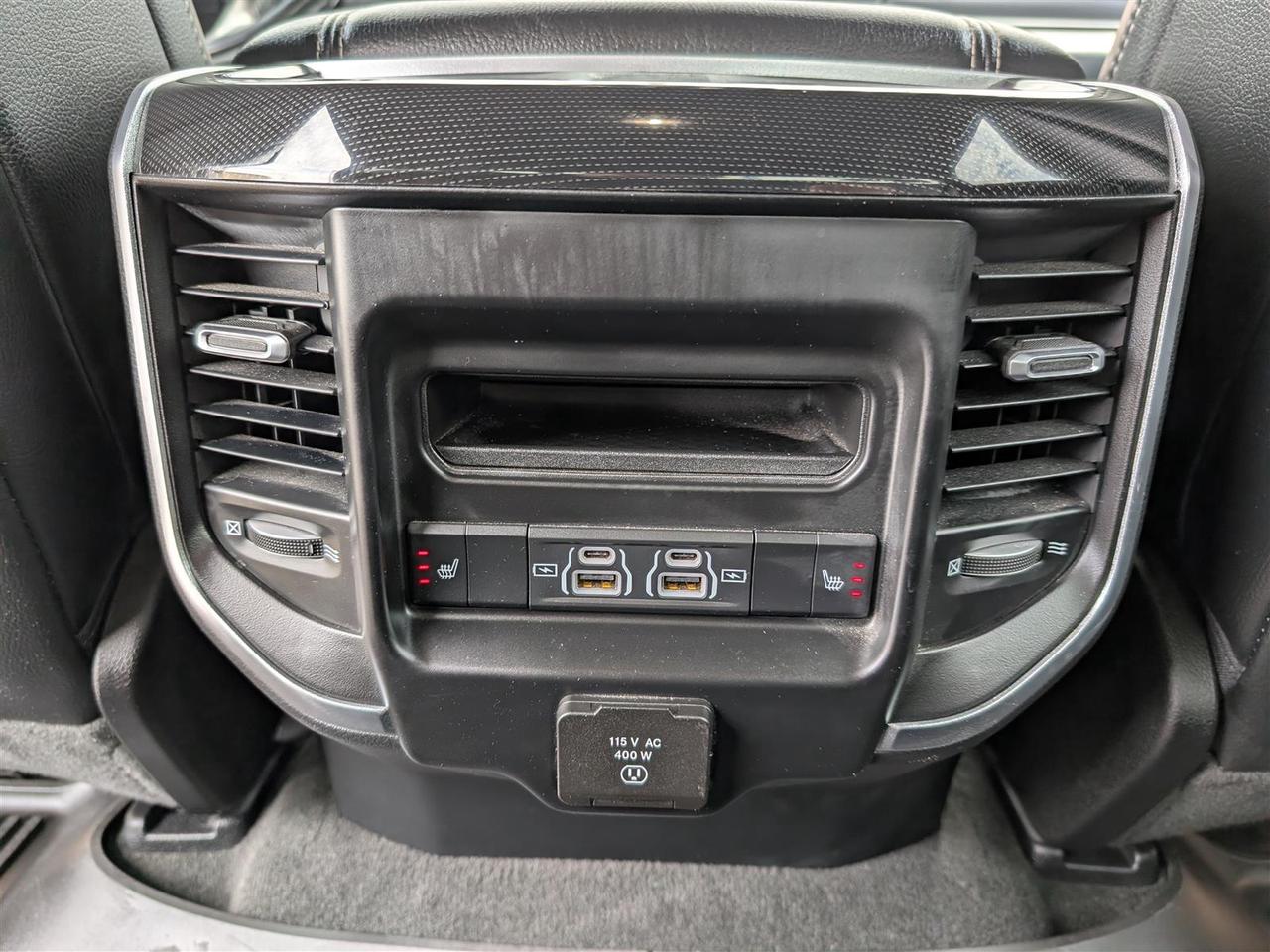 2022 RAM 1500 LARAMIE 4X4 - NAVI - CREW CAB - TECH FEATS Photo