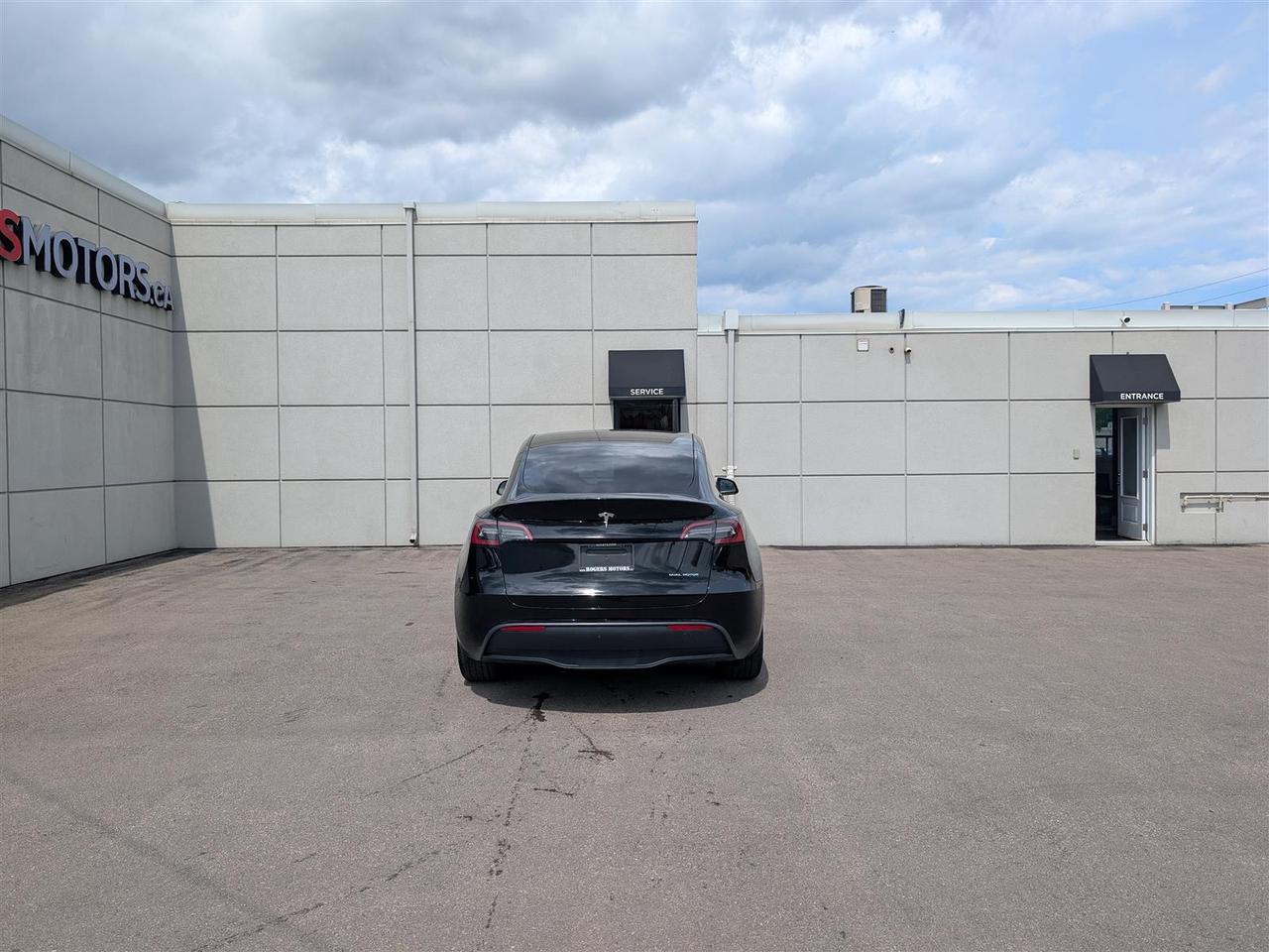 2023 Tesla Model Y LONG RANGE AWD - DUAL MOTOR Photo3