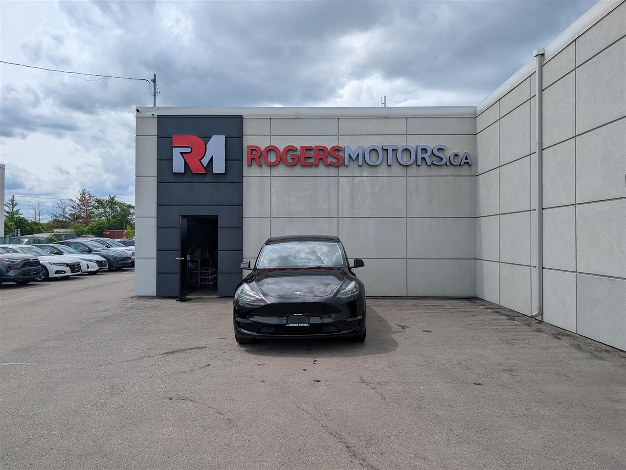 2023 Tesla Model Y LONG RANGE AWD - DUAL MOTOR Photo