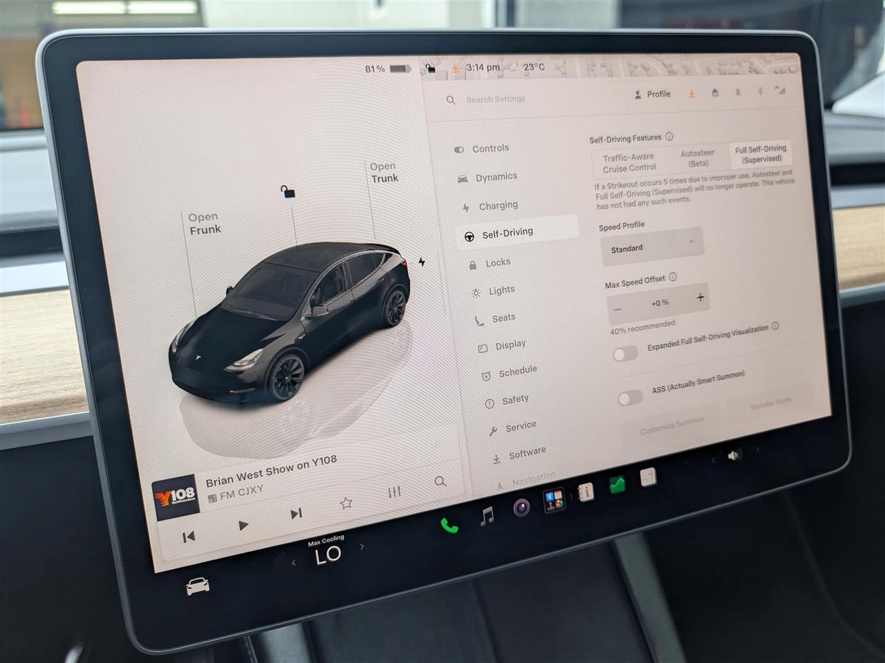 2023 Tesla Model Y LONG RANGE AWD - DUAL MOTOR Photo