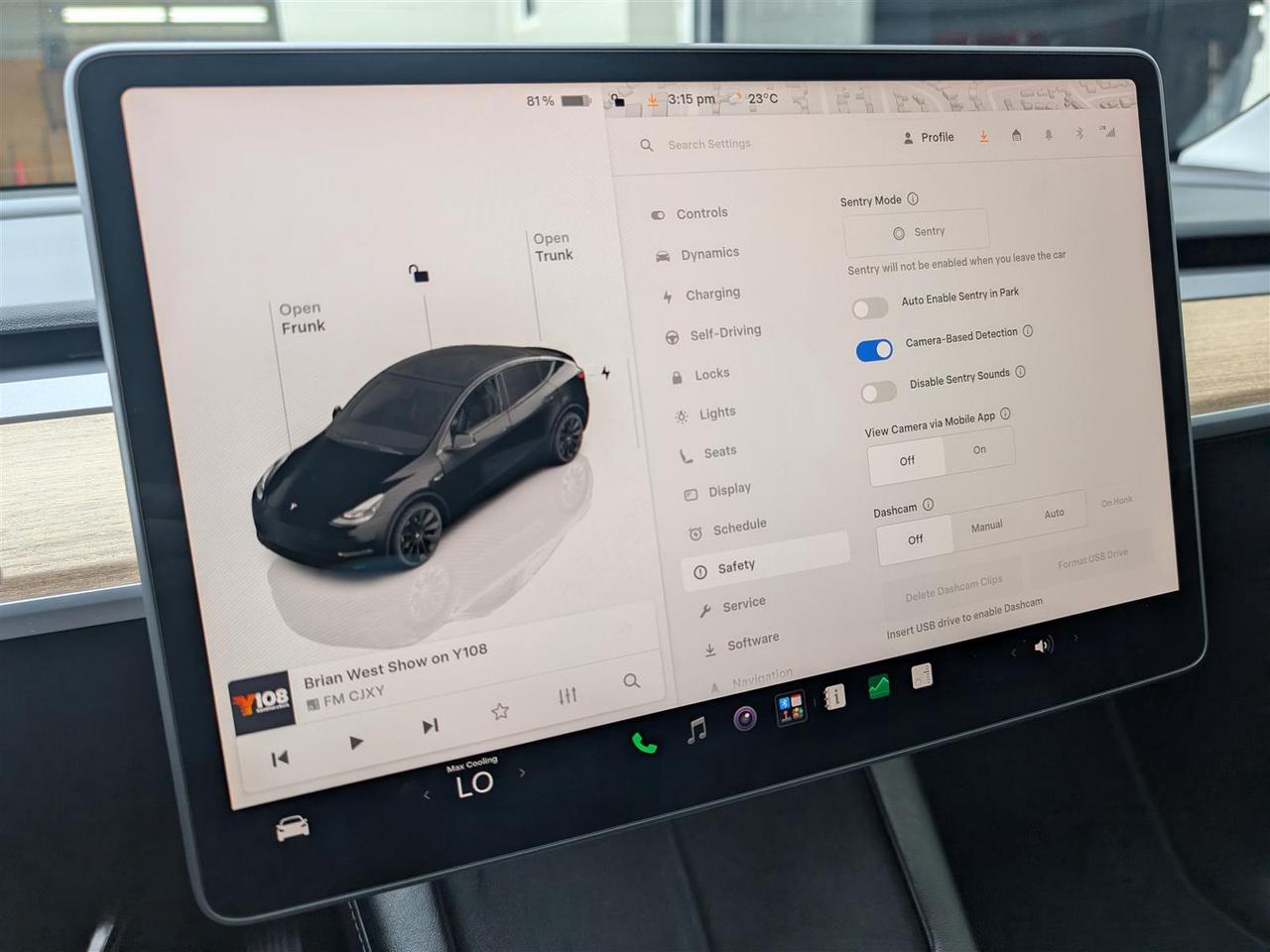 2023 Tesla Model Y LONG RANGE AWD - DUAL MOTOR Photo