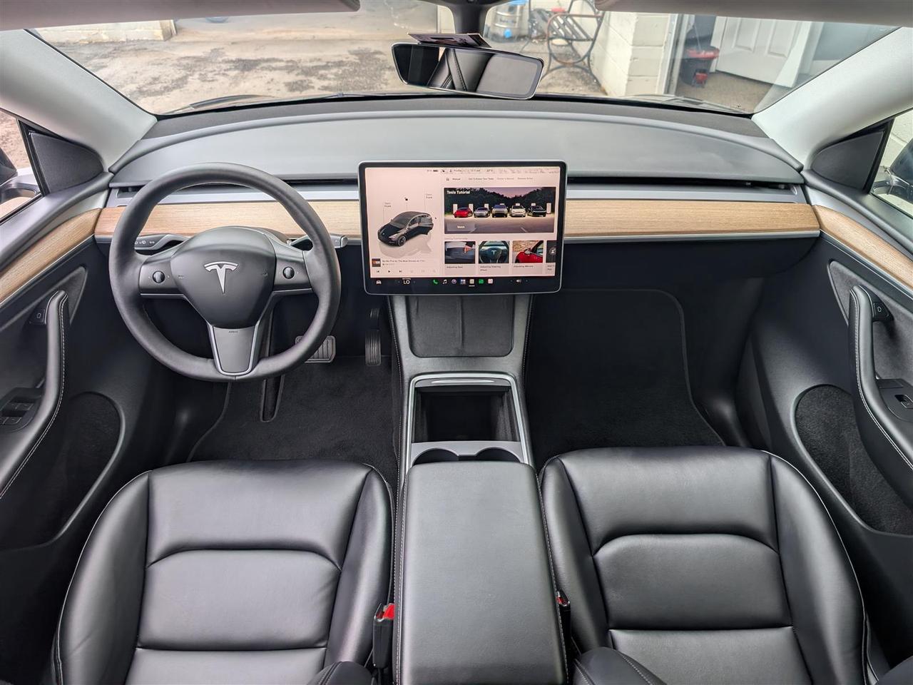 2023 Tesla Model Y LONG RANGE AWD - DUAL MOTOR Photo