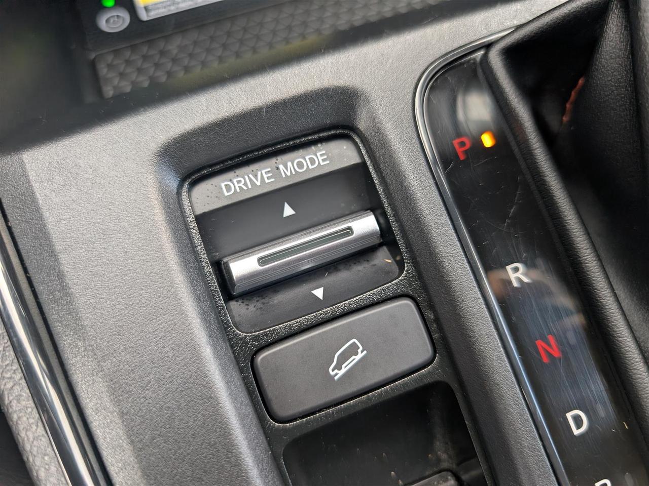 2025 Honda CR-V Hybrid TOURING AWD - NAVI - SUNROOF - LEATHER Photo