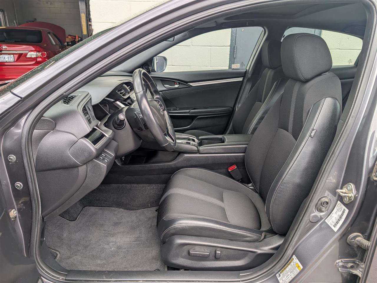 2019 Honda Civic SPORT - SUNROOF - REVERSE CAM - TECH FEATURES Photo