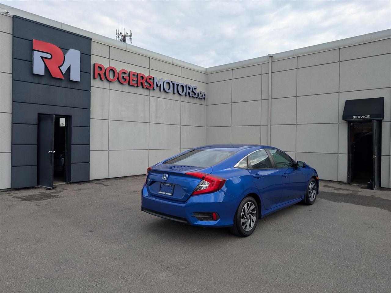 2018 Honda Civic EX - SUNROOF - REVERSE CAM - TECH FEATURES Photo