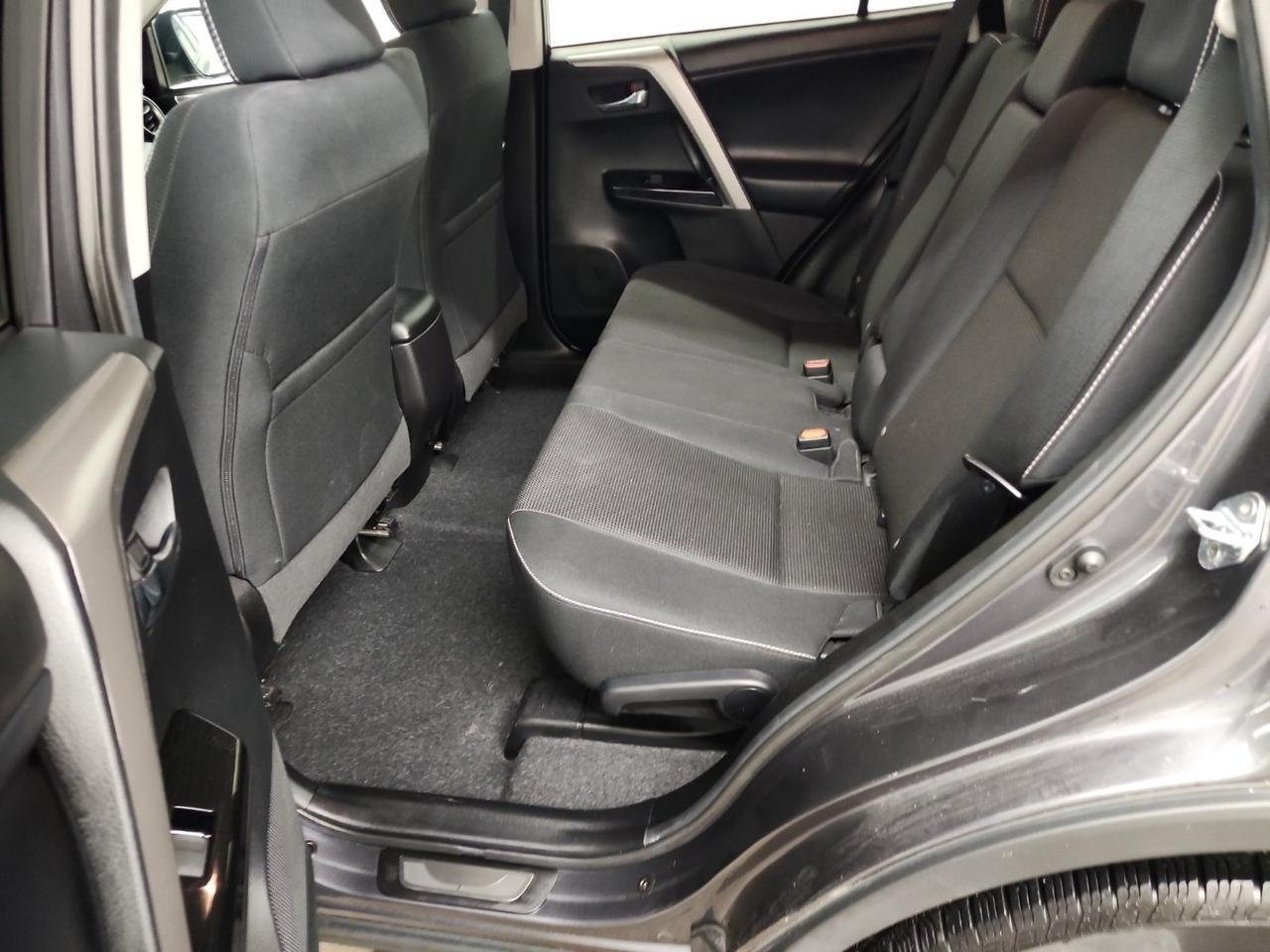 2018 Toyota RAV4 XLE | SUNROOF | ONE OWNER | NO ACCIDENTS Photo