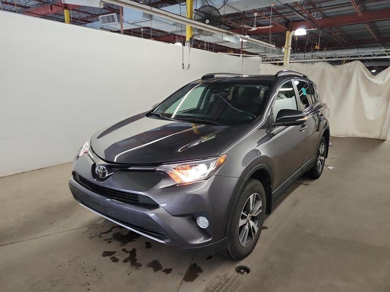 2018 Toyota RAV4 XLE | SUNROOF | ONE OWNER | NO ACCIDENTS Photo