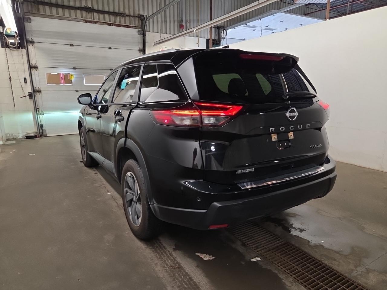 2024 Nissan Rogue SV AWD | MOONROOF | ONE OWNER | NO ACCIDENTS Photo