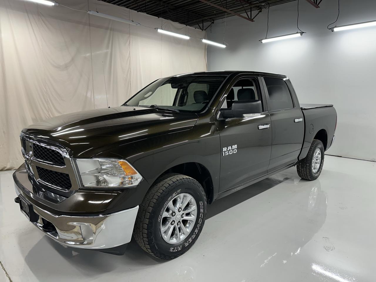 2014 RAM 1500 4WD CREW CAB 140.5" SLT Photo3