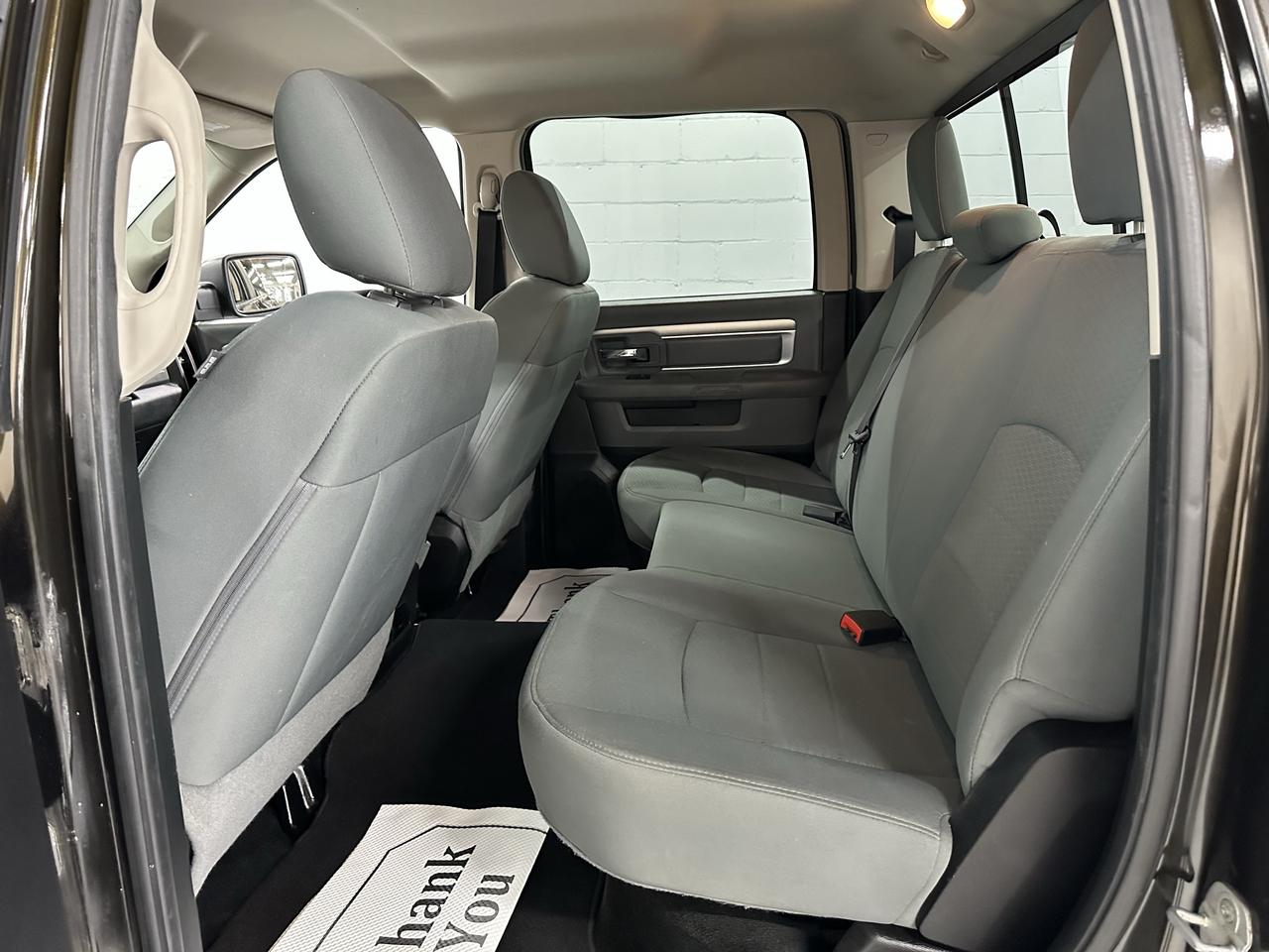 2014 RAM 1500 4WD CREW CAB 140.5" SLT Photo27