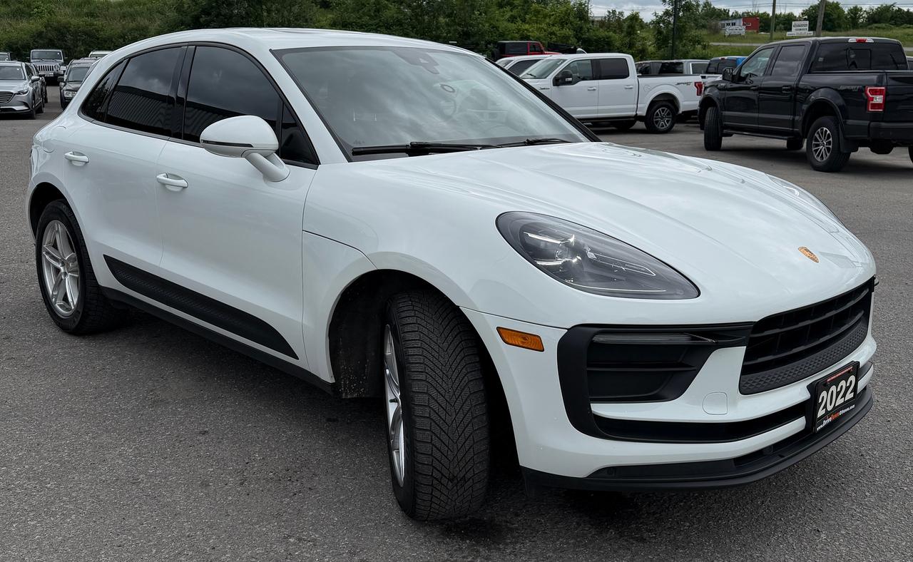 2022 Porsche Macan  Photo