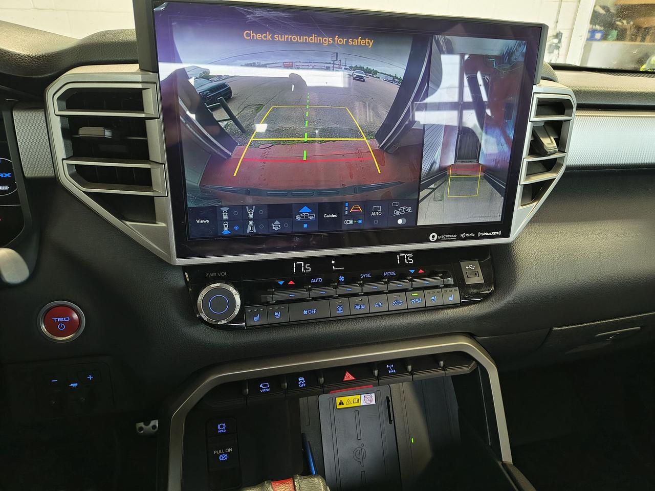 2023 Toyota Tundra LIMITED HYBRID Photo