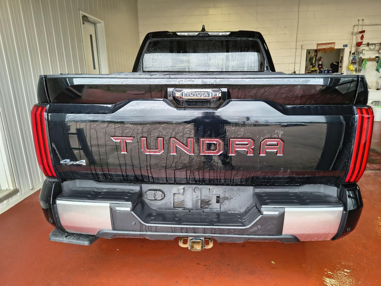 2023 Toyota Tundra LIMITED HYBRID Photo