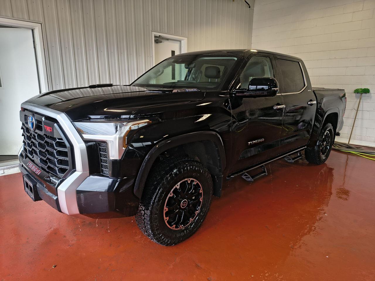 2023 Toyota Tundra LIMITED HYBRID Photo