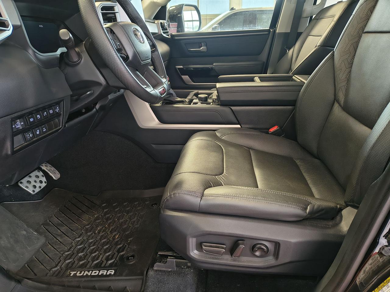 2023 Toyota Tundra LIMITED HYBRID Photo0