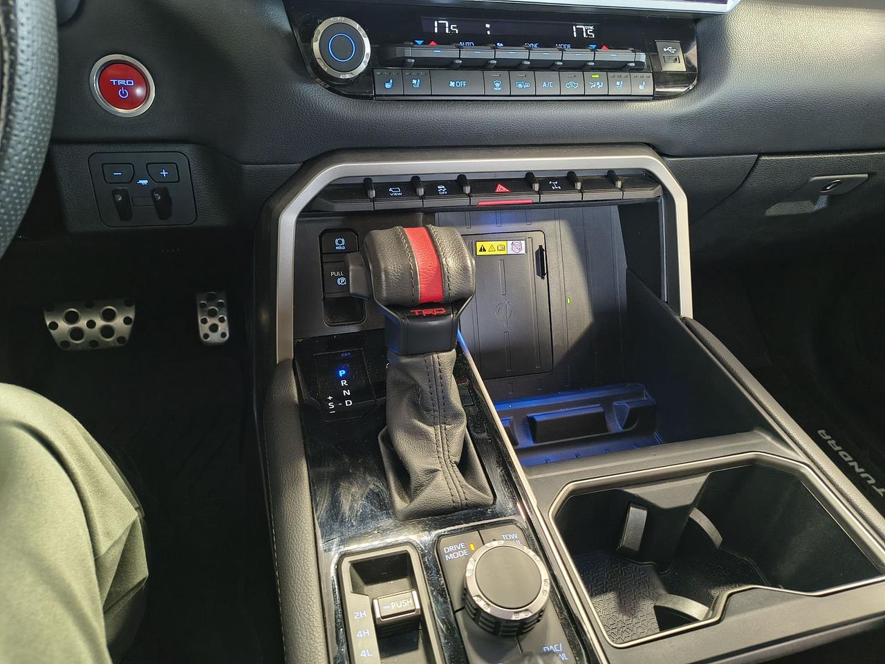 2023 Toyota Tundra LIMITED HYBRID Photo